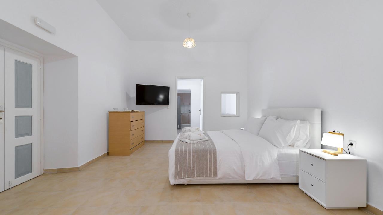 Iriana Suites Fíra Kültér fotó