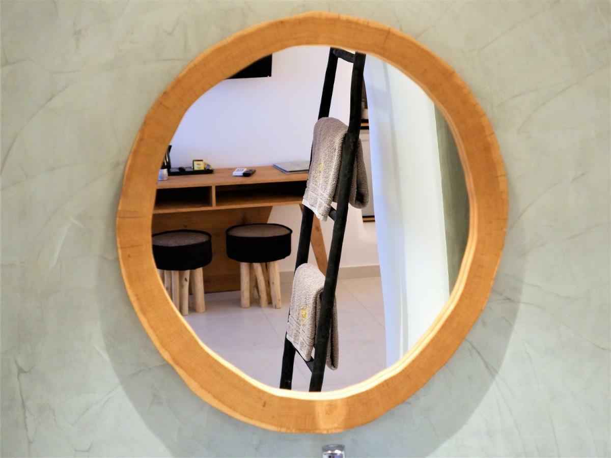 Iriana Suites Fíra Kültér fotó