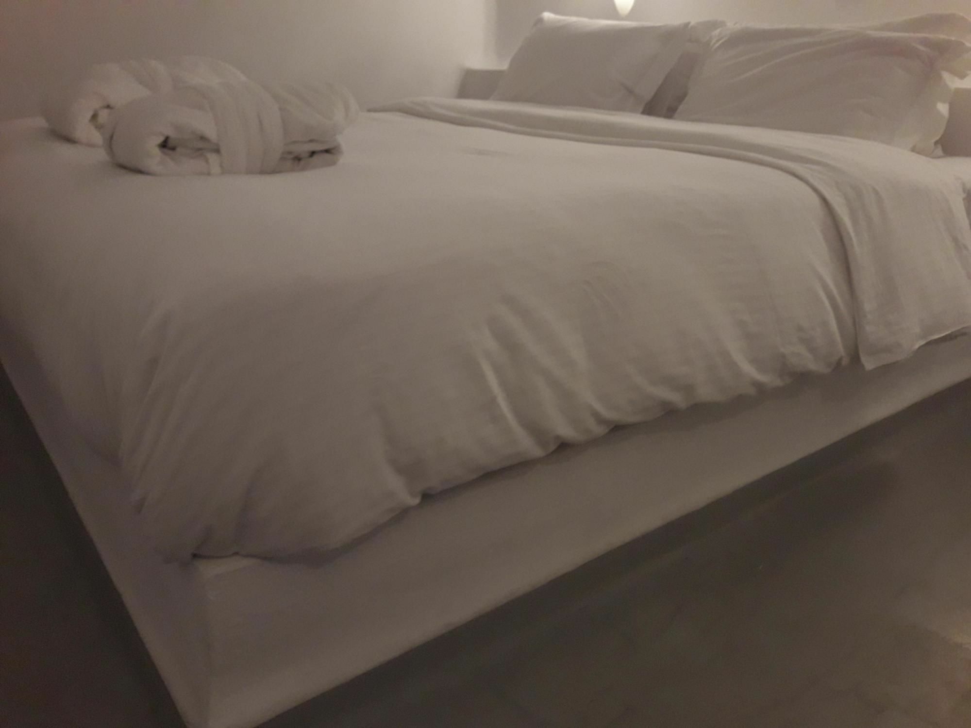 Iriana Suites Fíra Kültér fotó