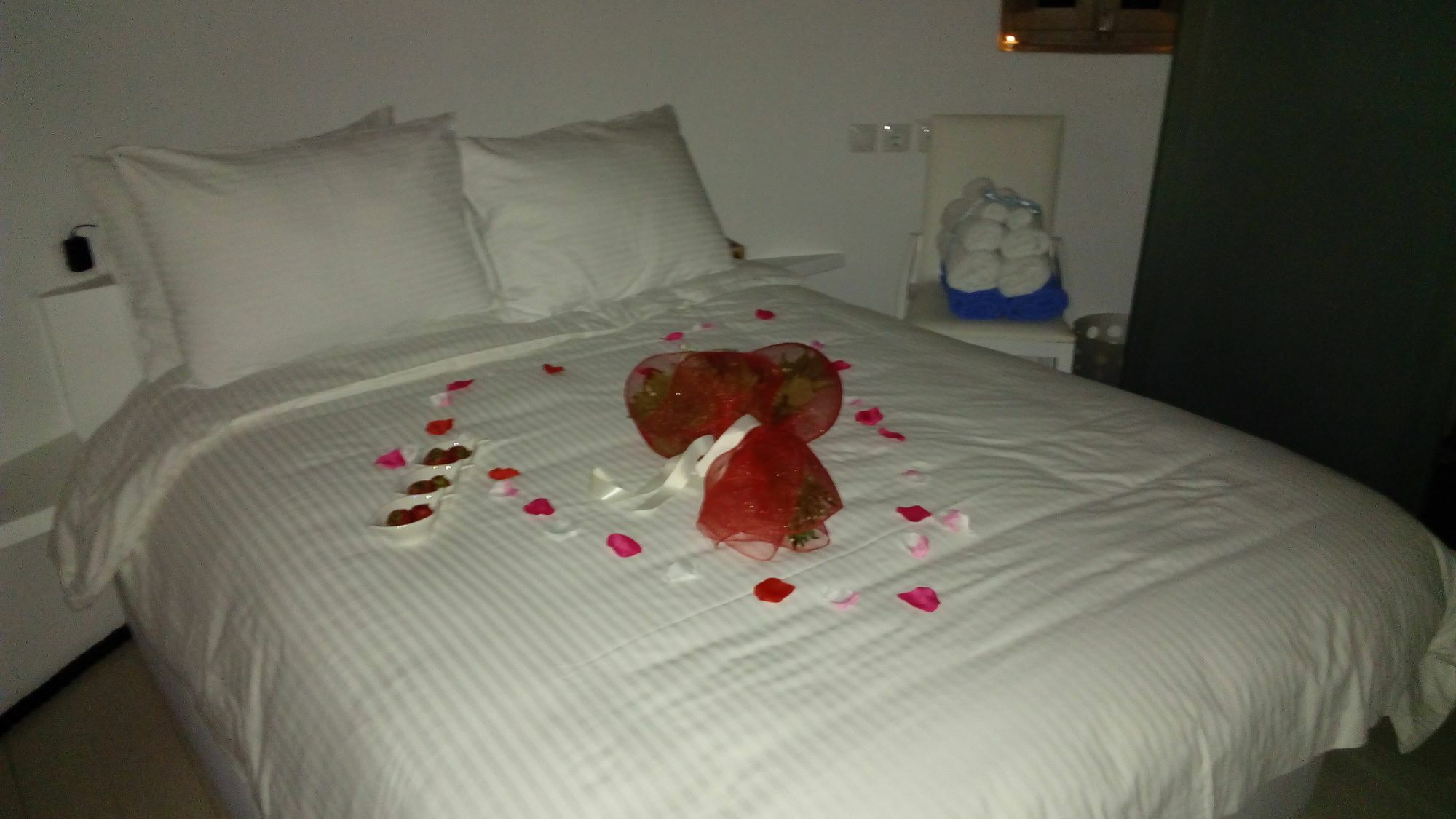 Iriana Suites Fíra Kültér fotó